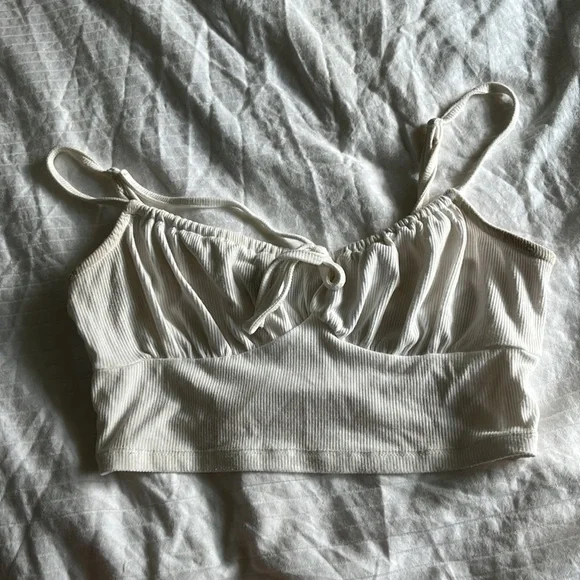 Cropped Shein Tank - Picture 2 of 3